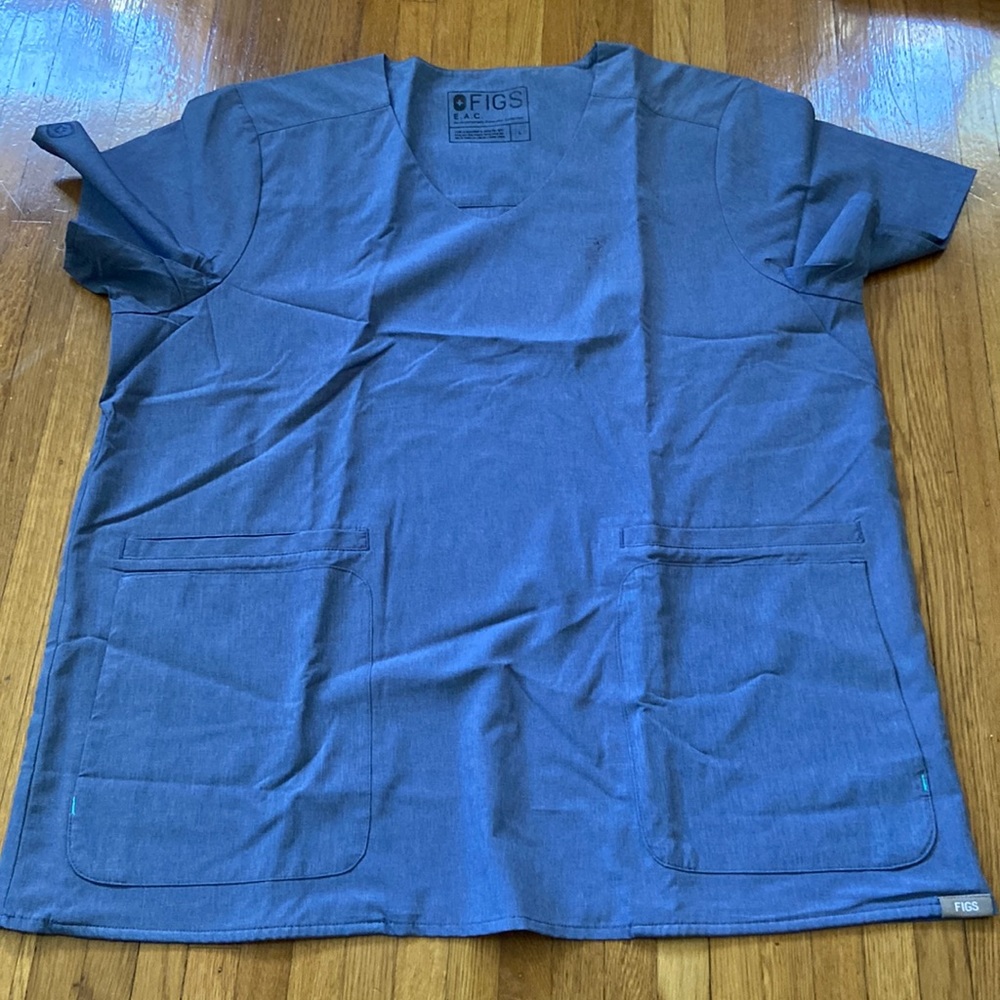 Figs scrub top